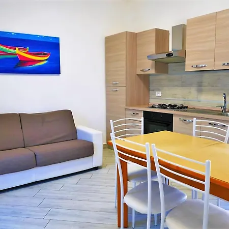 Fiorita 2 In Apartment