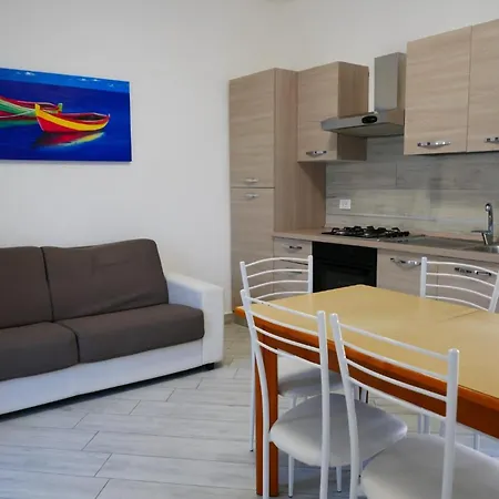 Fiorita 2 In Apartamento *